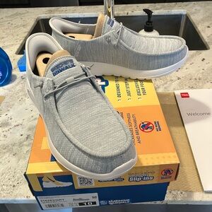 Skechers Men's Light Gray Slip-On Loafers sz 10